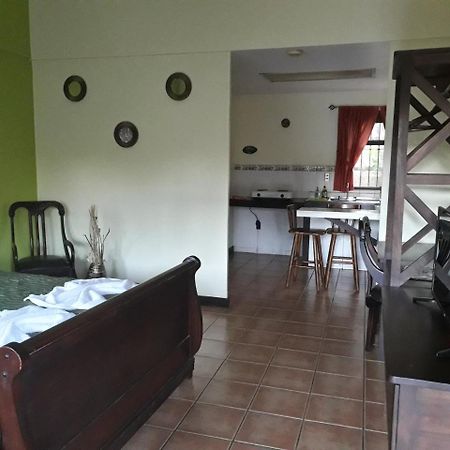Dos Palmas Studio Apartments Rio Segundo Екстер'єр фото