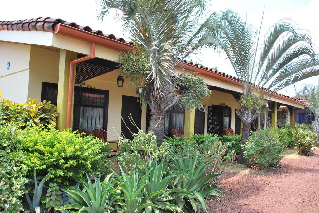Dos Palmas Studio Apartments Rio Segundo Екстер'єр фото
