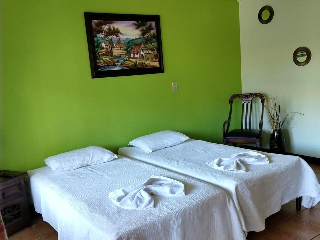 Dos Palmas Studio Apartments Rio Segundo Екстер'єр фото